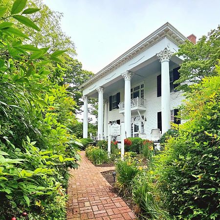 Winridge Manor Acomodação com café da manhã Madison Heights Exterior foto