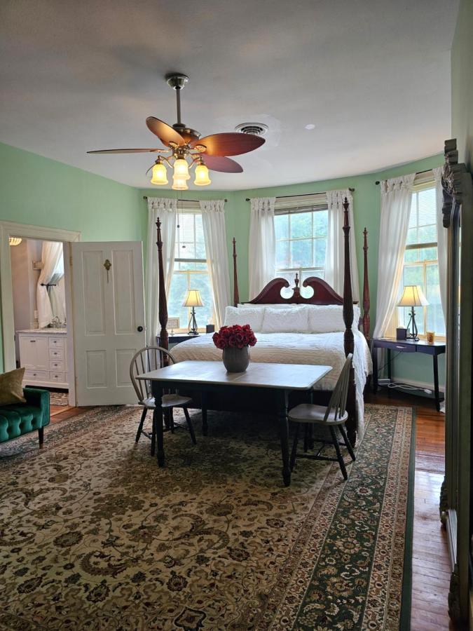 Winridge Manor Acomodação com café da manhã Madison Heights Quarto foto